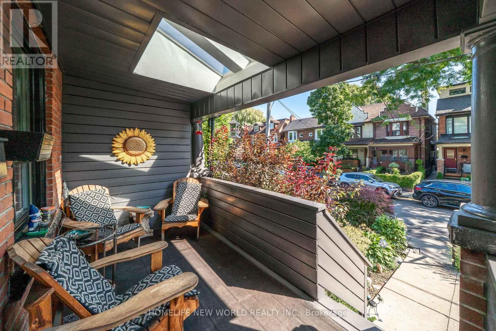 54 Marchmount Road, Toronto, Ontario  M6G 2A9 - Photo 4 - C13515872