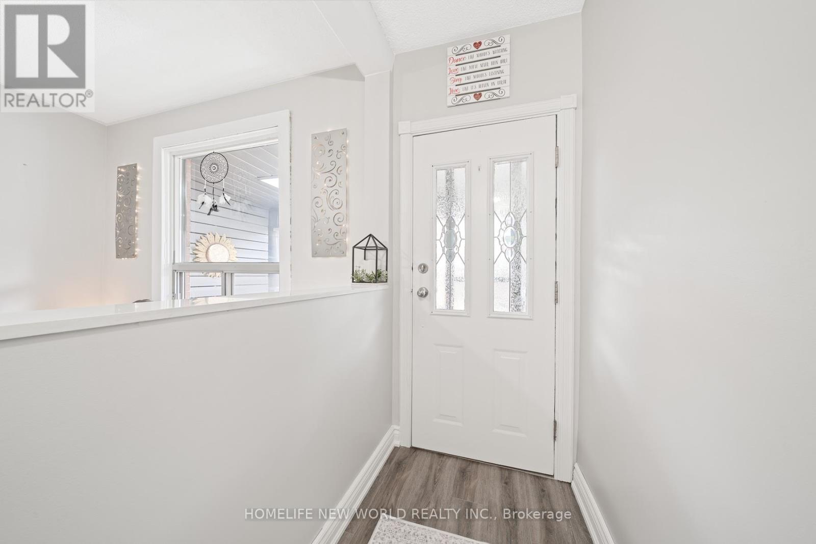 54 Marchmount Road, Toronto, Ontario  M6G 2A9 - Photo 5 - C13515872