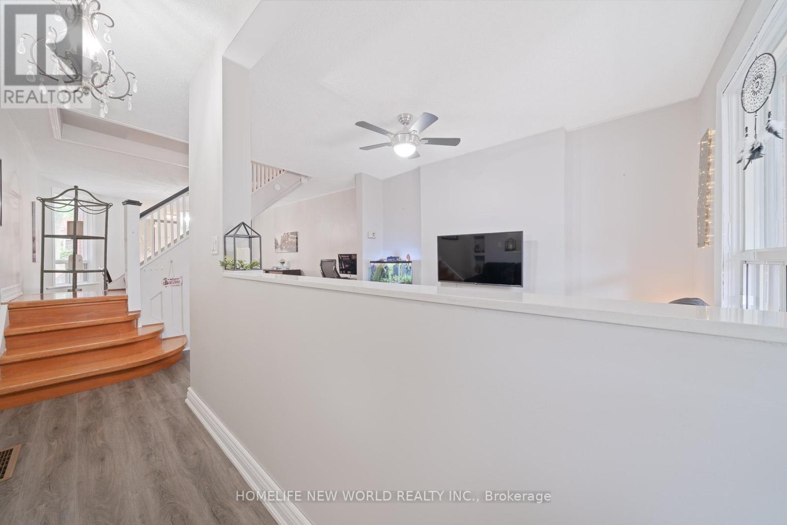 54 Marchmount Road, Toronto, Ontario  M6G 2A9 - Photo 6 - C13515872
