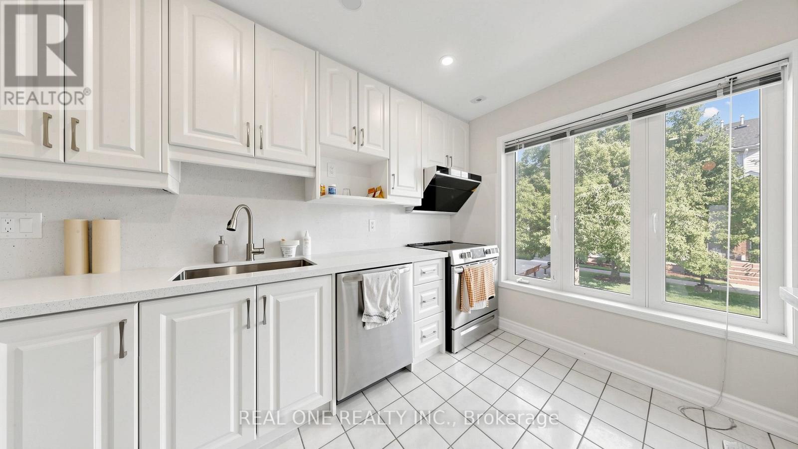83 Mondeo Drive, Toronto, Ontario  M1P 5B6 - Photo 14 - E13515734