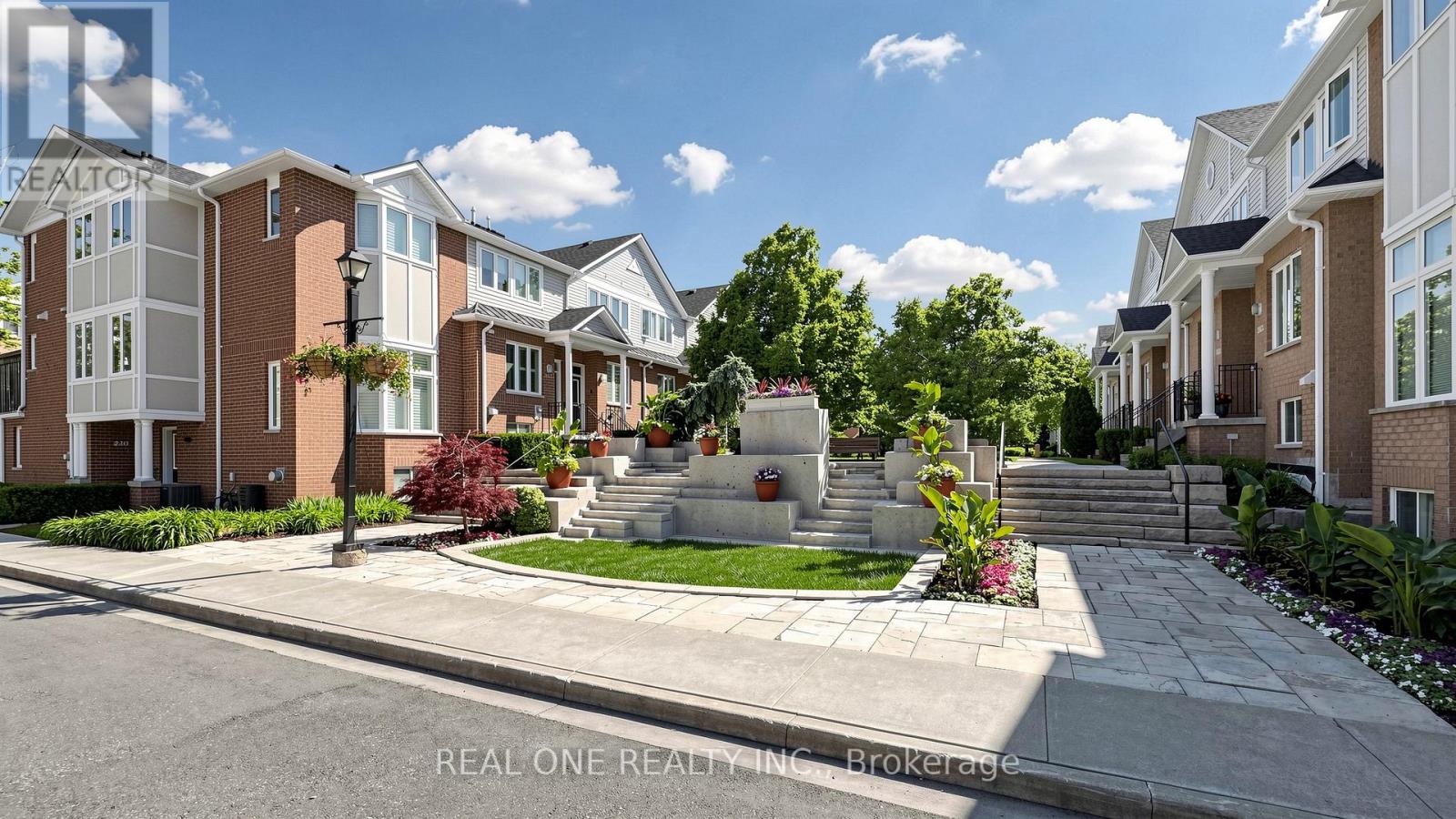 83 Mondeo Drive, Toronto, Ontario  M1P 5B6 - Photo 3 - E13515734