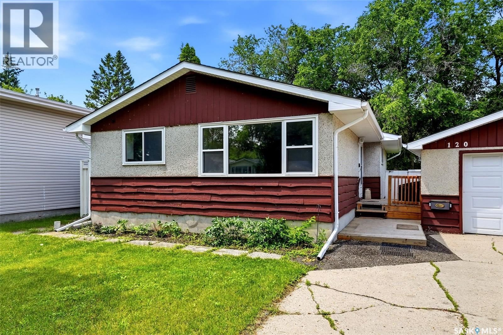 120 Shannon Road, Regina, Saskatchewan  S4S 5B1 - Photo 1 - SK041328