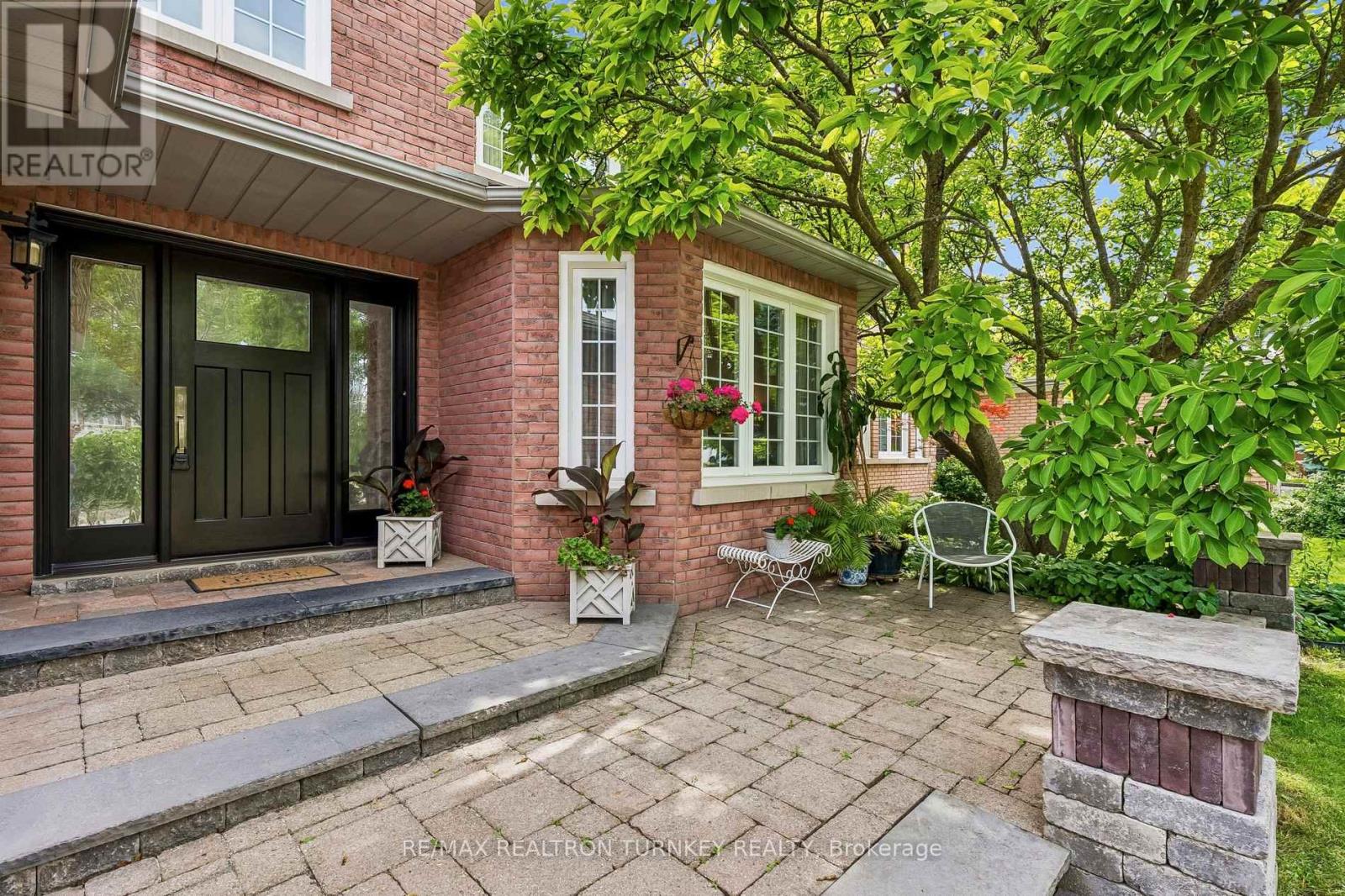 638 Gagnon Place, Newmarket, Ontario  L3X 1V8 - Photo 4 - N13515768