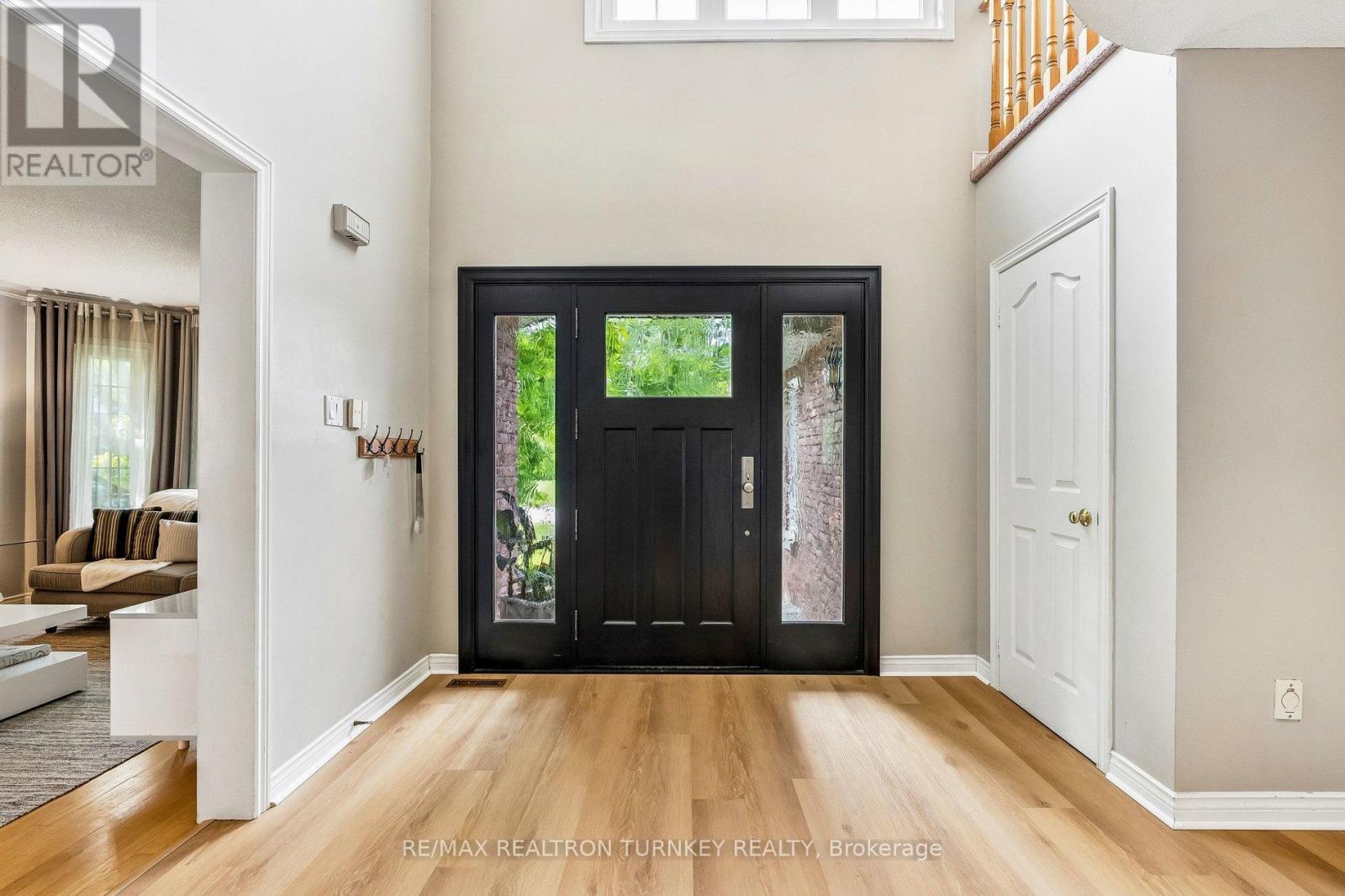 638 Gagnon Place, Newmarket, Ontario  L3X 1V8 - Photo 5 - N13515768