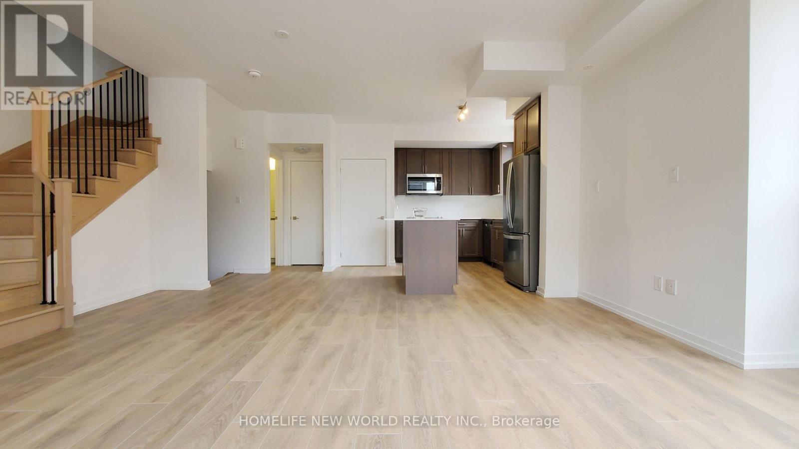 3 - 15 Lytham Green Circle, Newmarket, Ontario  L3Y 0H3 - Photo 6 - N13515830