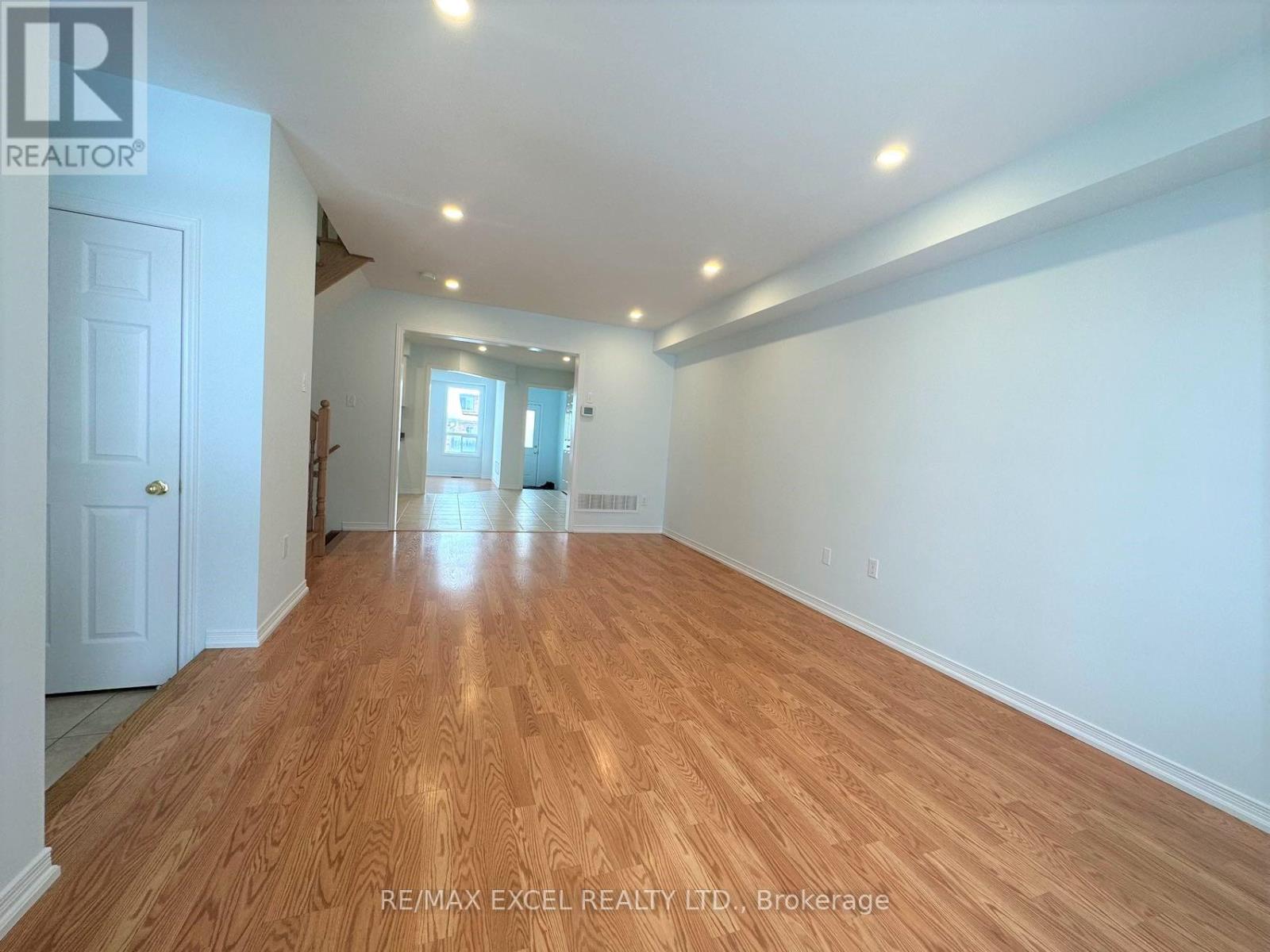 588 Hoover Park Drive, Whitchurch-Stouffville, Ontario  L4A 0S8 - Photo 2 - N13515854