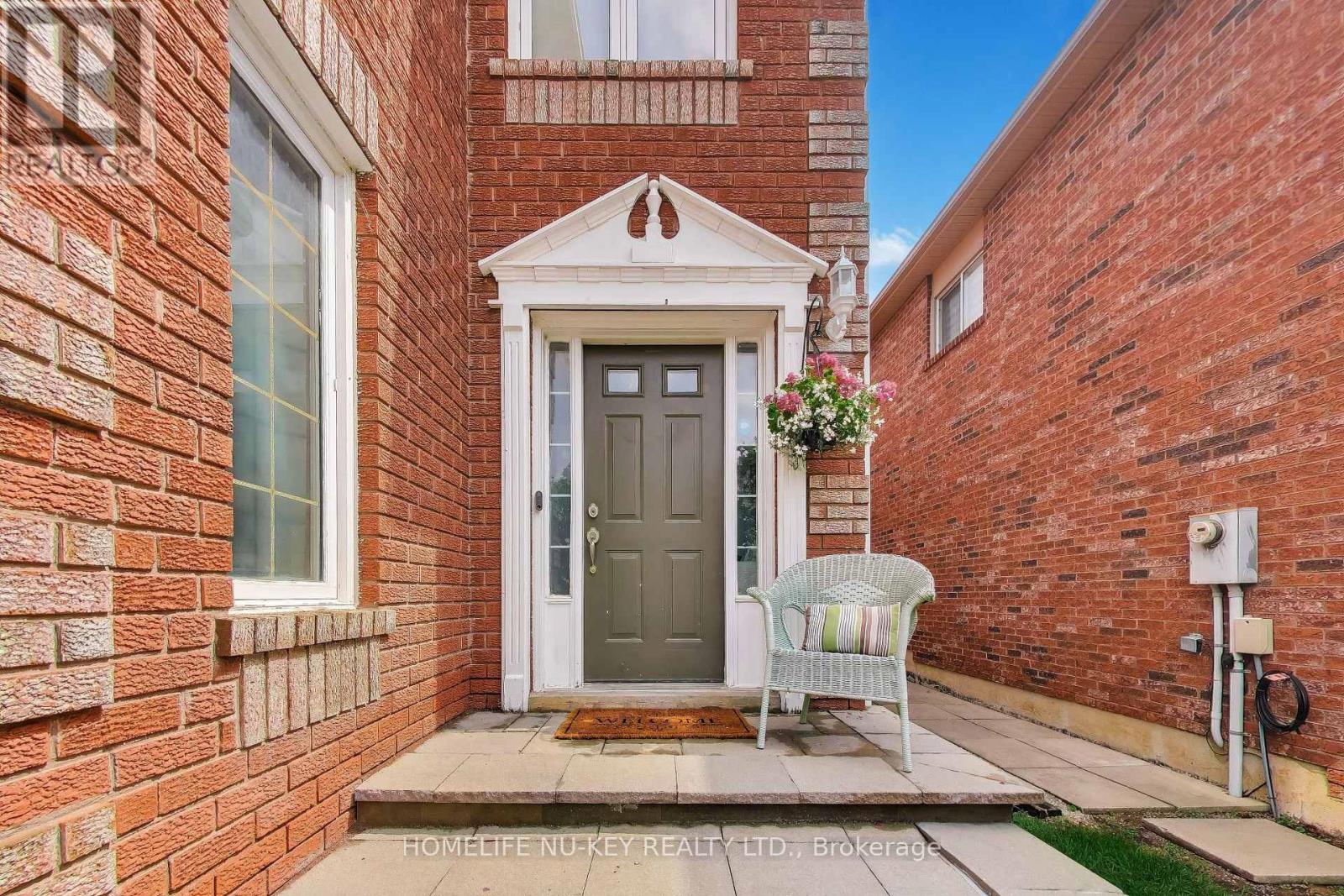 27 Lauchlin Crescent, Halton Hills, Ontario L7G 5R1 - Photo 3 - W13515658