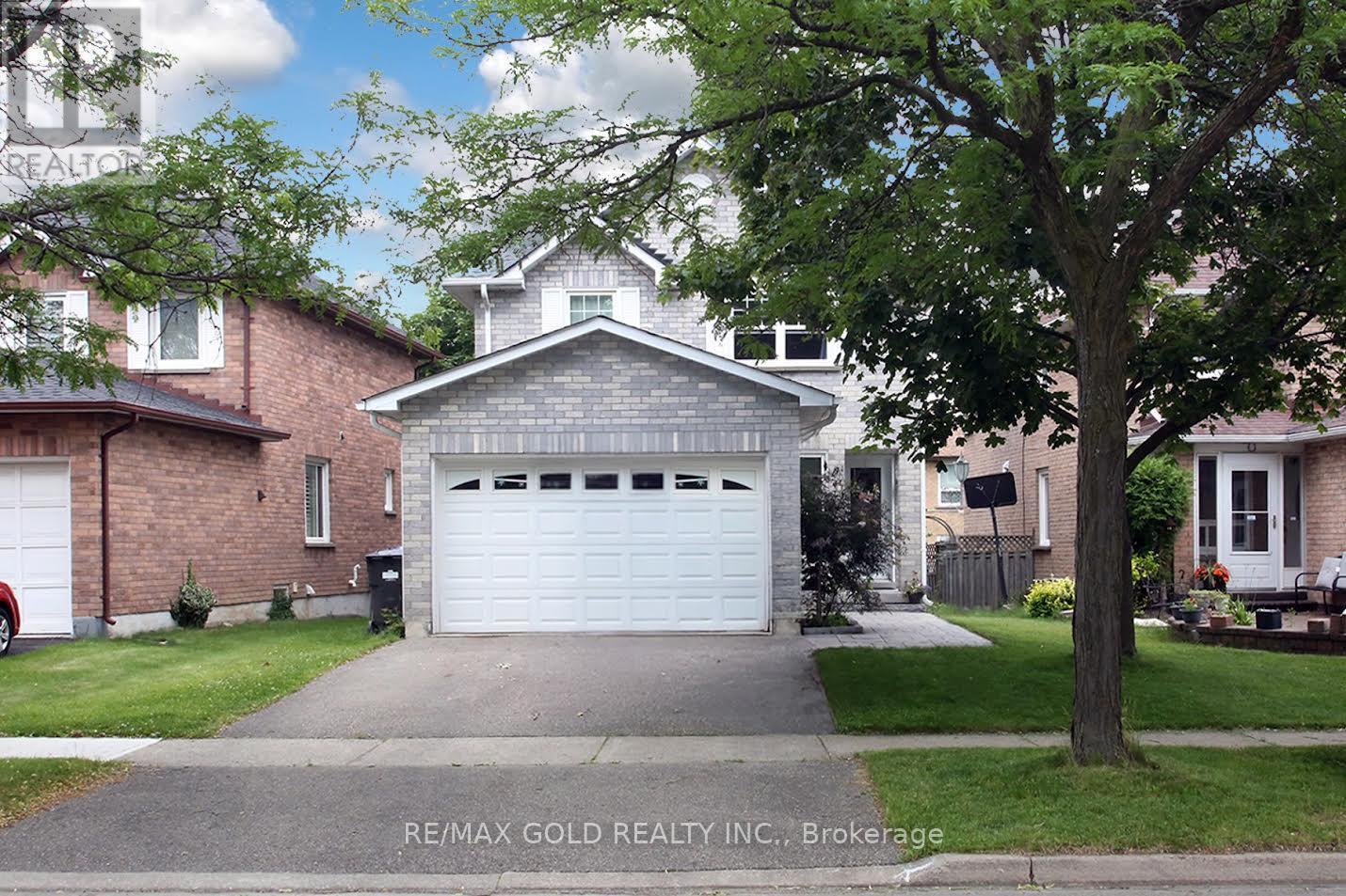 65 CHEVIOT CRESCENT, Brampton (Heart Lake East)