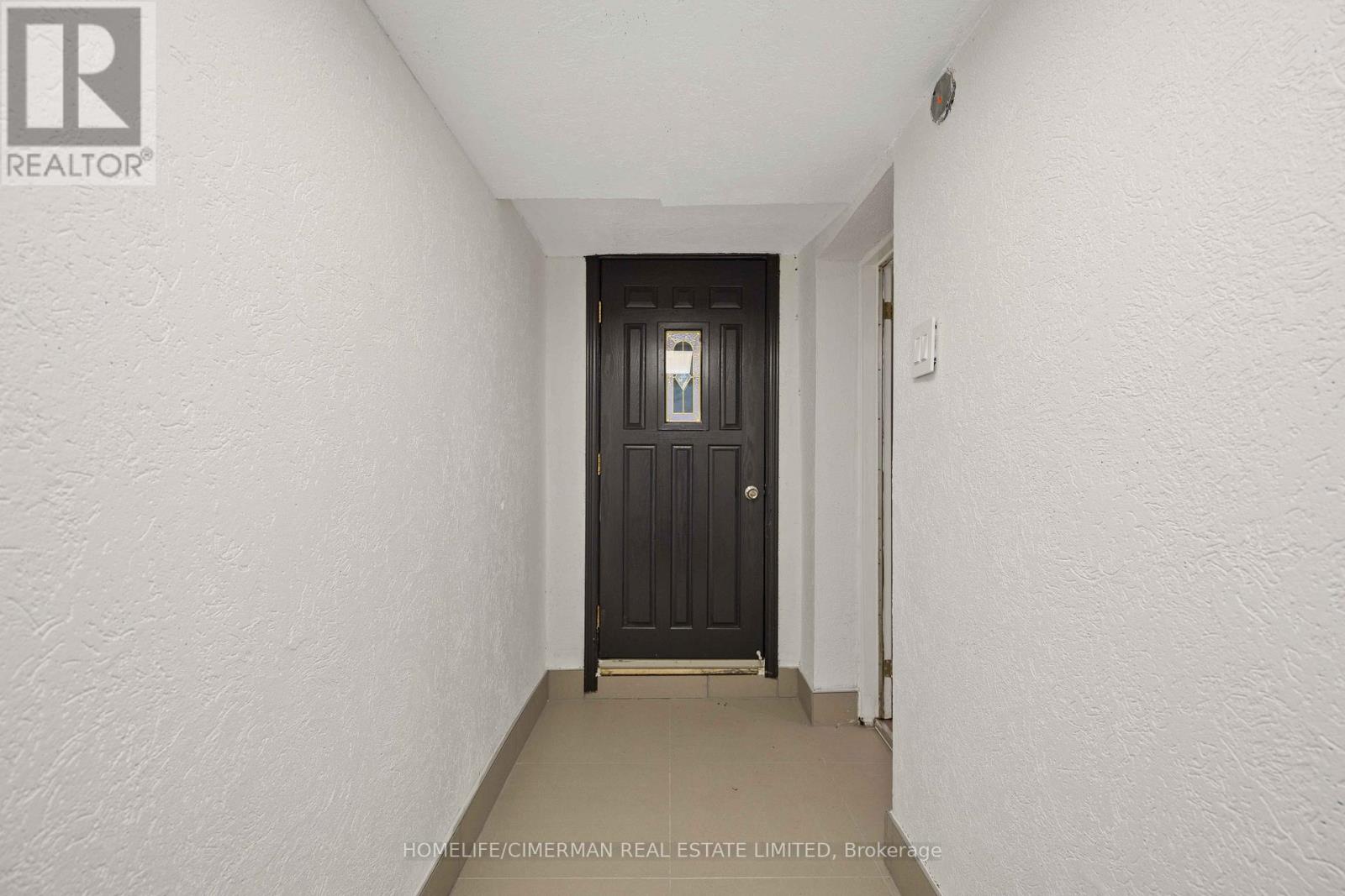 Lower - 861 Ossington Avenue, Toronto, Ontario  M6G 3V2 - Photo 2 - W13515676