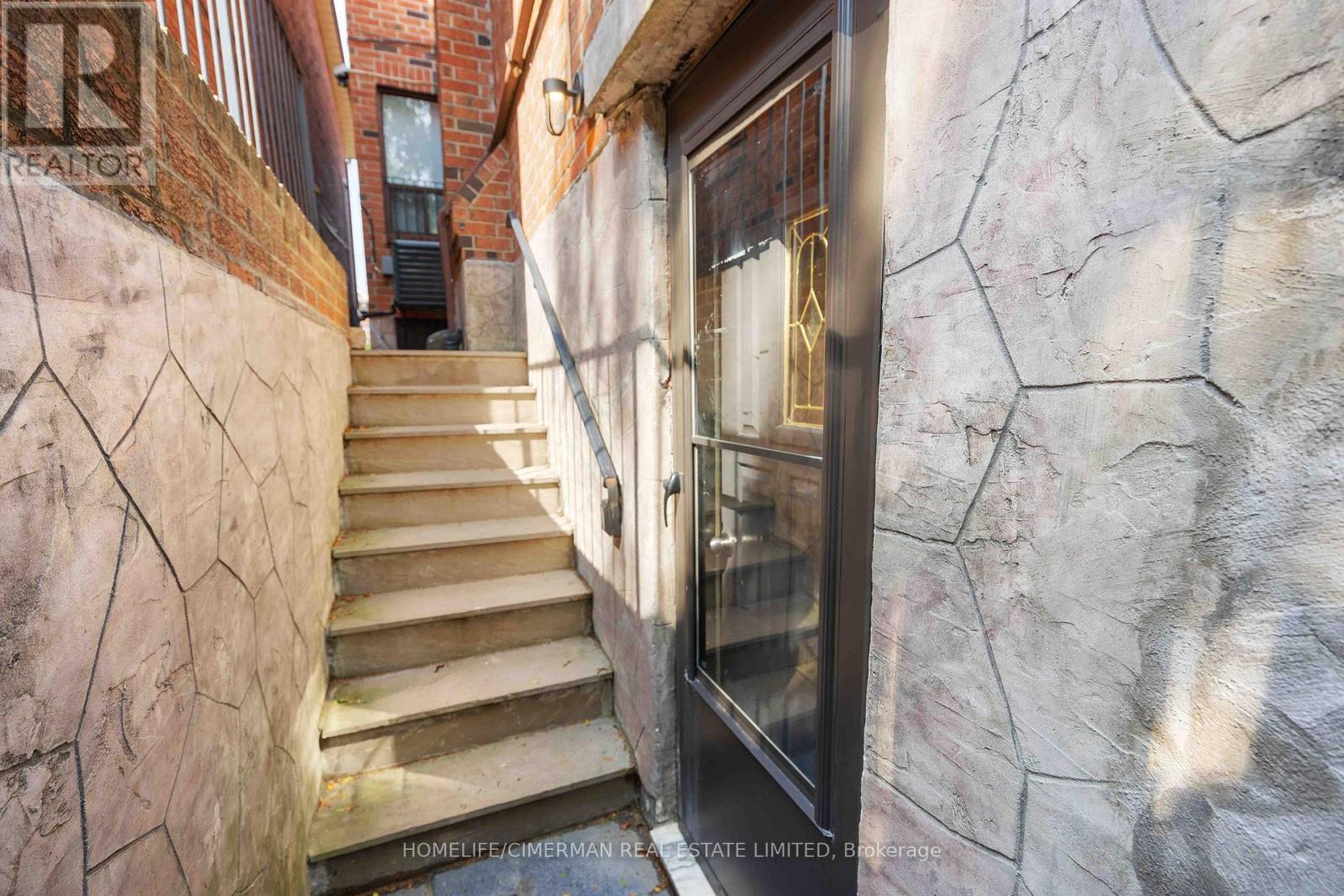 Lower - 861 Ossington Avenue, Toronto, Ontario  M6G 3V2 - Photo 33 - W13515676