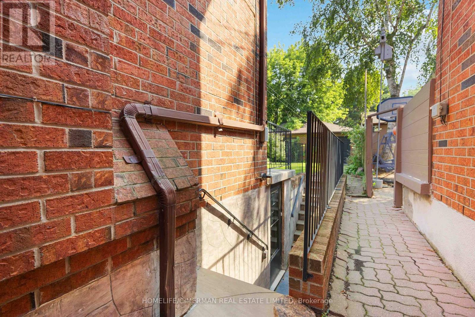 Lower - 861 Ossington Avenue, Toronto, Ontario  M6G 3V2 - Photo 34 - W13515676