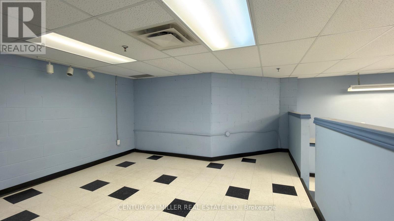 33 - 775 Pacific Road, Oakville (Qe Queen Elizabeth), Ontario  L6L 6M4 - Photo 17 - W13515736