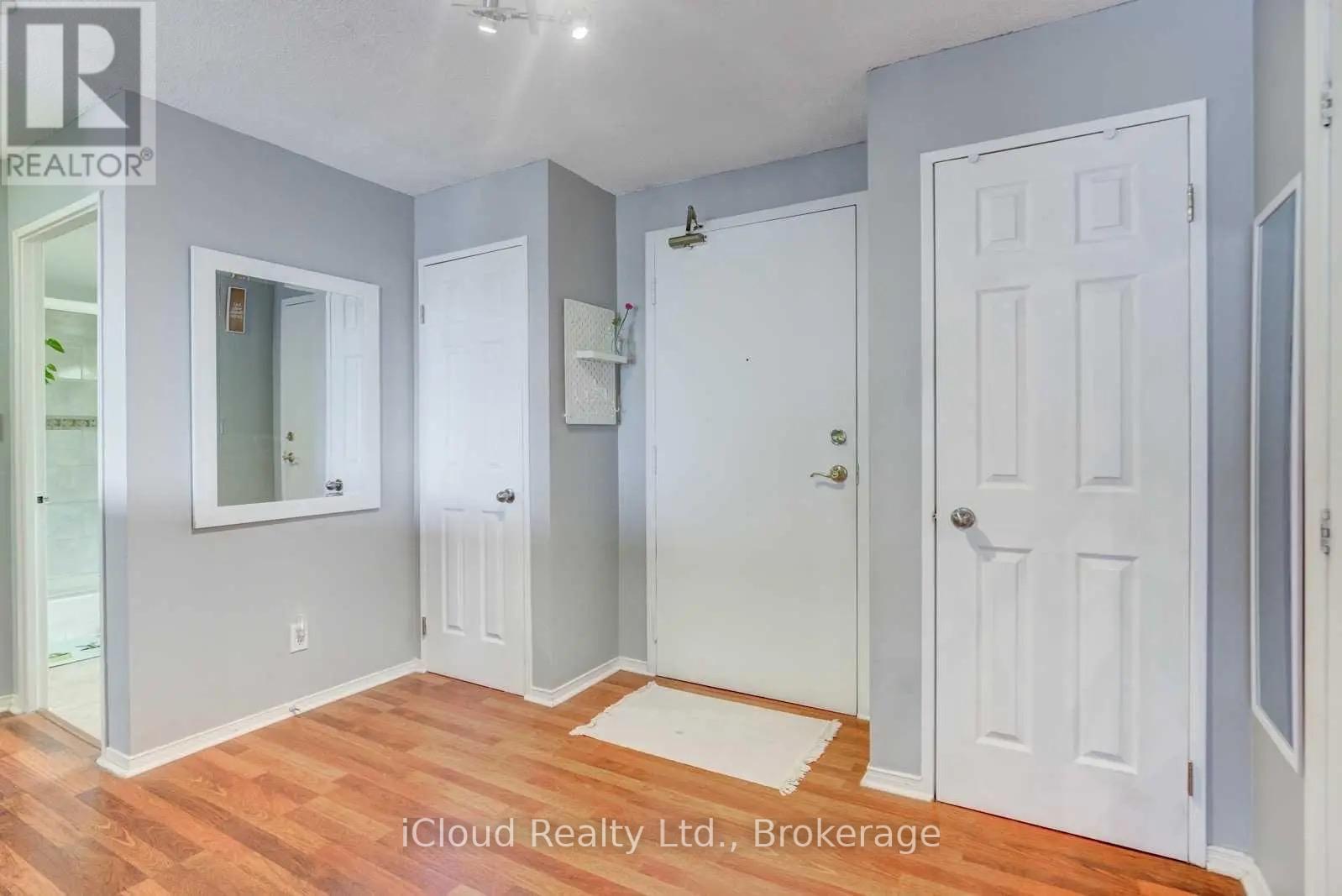 1514 - 145 Hillcrest Avenue, Mississauga, Ontario  L5B 3Z1 - Photo 2 - W13515762