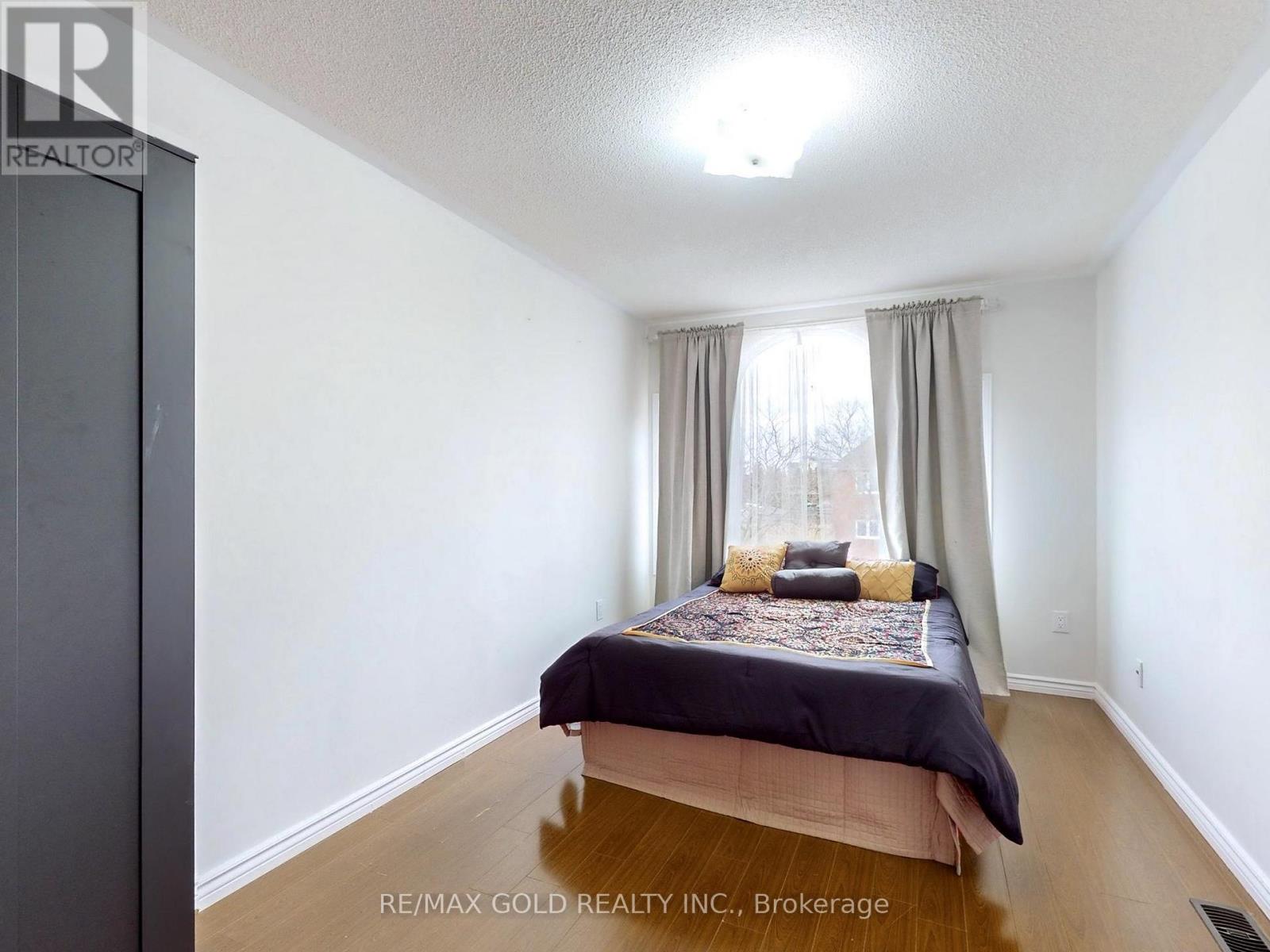 4 Treepark Street, Brampton, Ontario  L6R 1T3 - Photo 17 - W13515818
