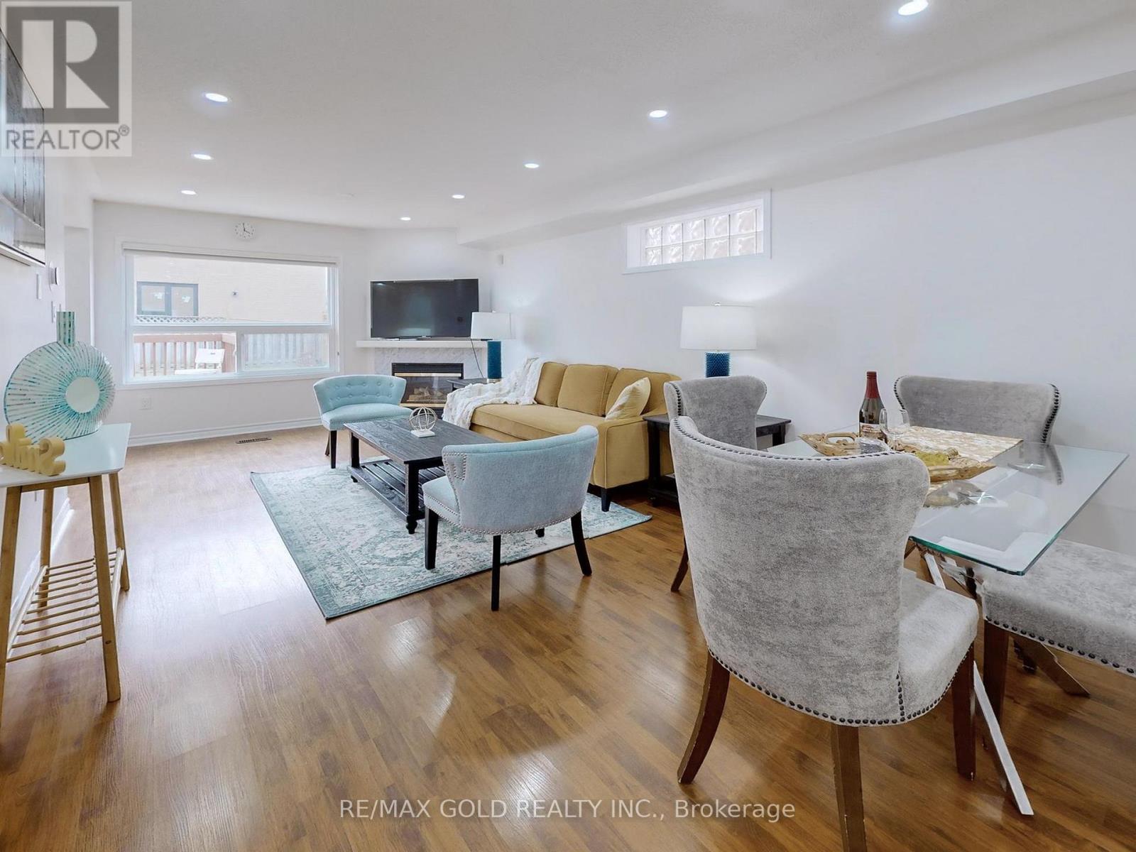 4 Treepark Street, Brampton, Ontario  L6R 1T3 - Photo 4 - W13515818