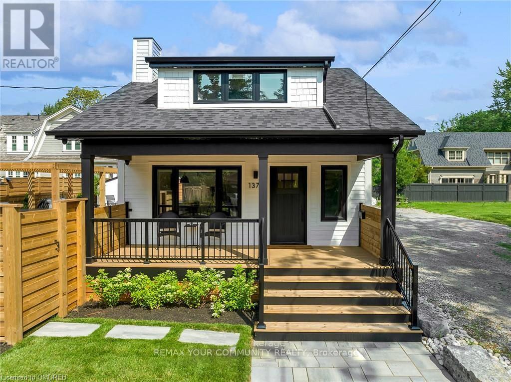 1379 Caroline Street, Burlington, Ontario  L7S 1H5 - Photo 2 - W13515900
