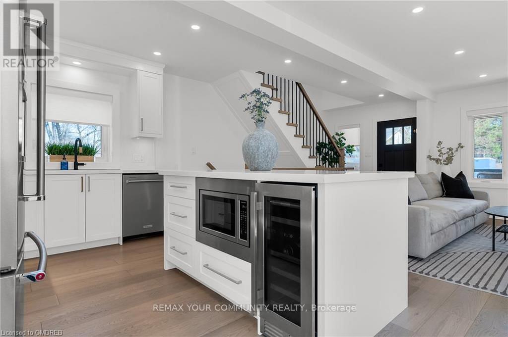 1379 Caroline Street, Burlington, Ontario  L7S 1H5 - Photo 23 - W13515900