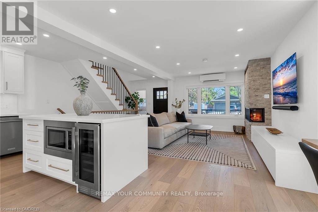 1379 Caroline Street, Burlington, Ontario  L7S 1H5 - Photo 9 - W13515900