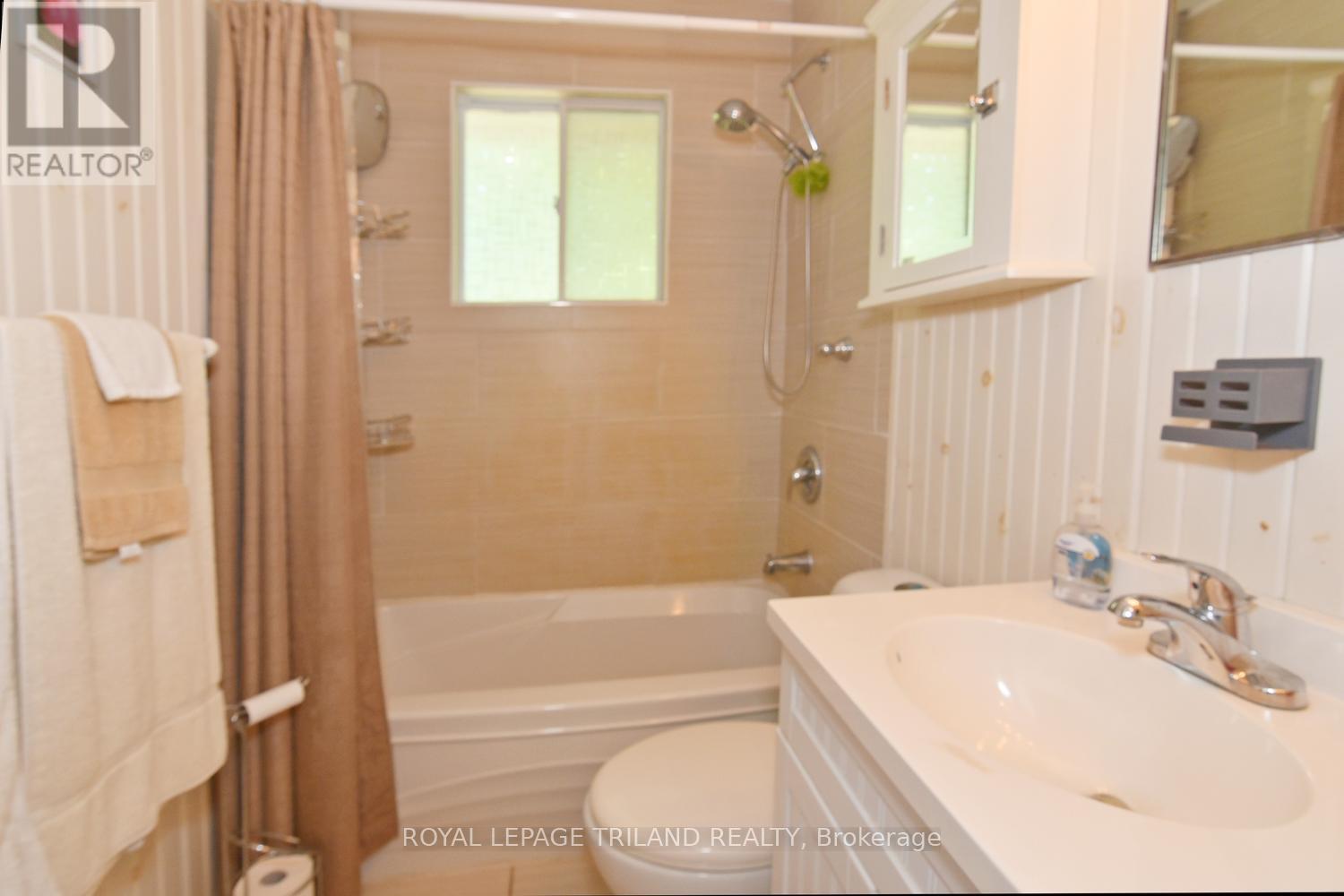 6302 Huron Drive, Lambton Shores, Ontario  N0N 1J1 - Photo 14 - X13515972