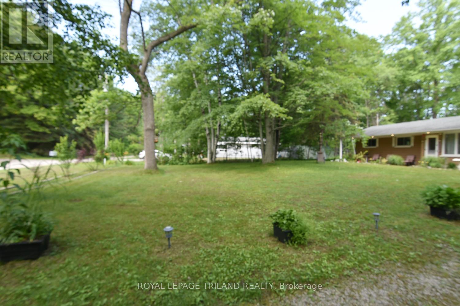 6302 Huron Drive, Lambton Shores, Ontario  N0N 1J1 - Photo 17 - X13515972