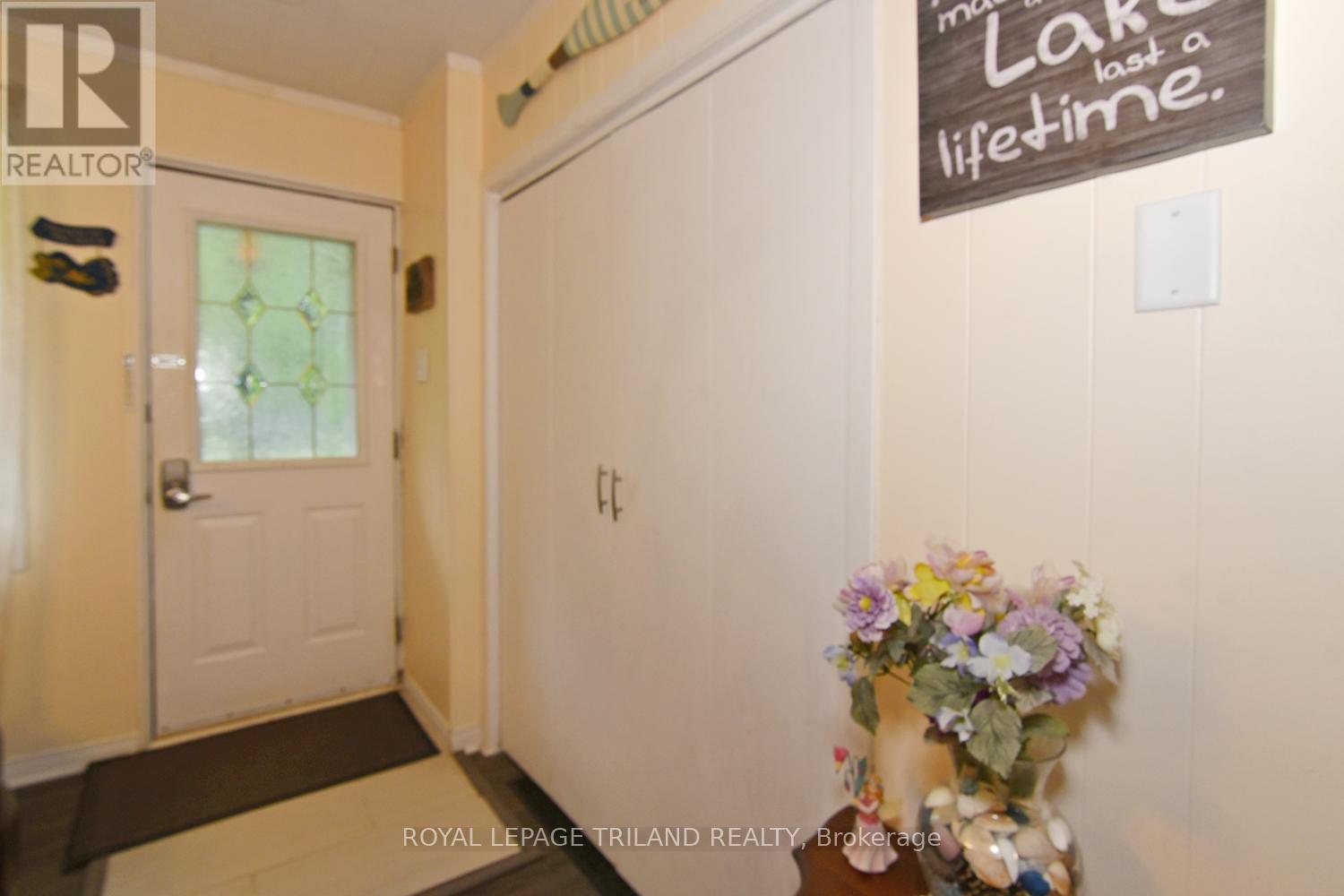 6302 Huron Drive, Lambton Shores, Ontario  N0N 1J1 - Photo 5 - X13515972