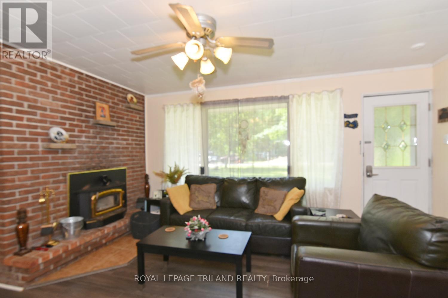 6302 Huron Drive, Lambton Shores, Ontario  N0N 1J1 - Photo 6 - X13515972