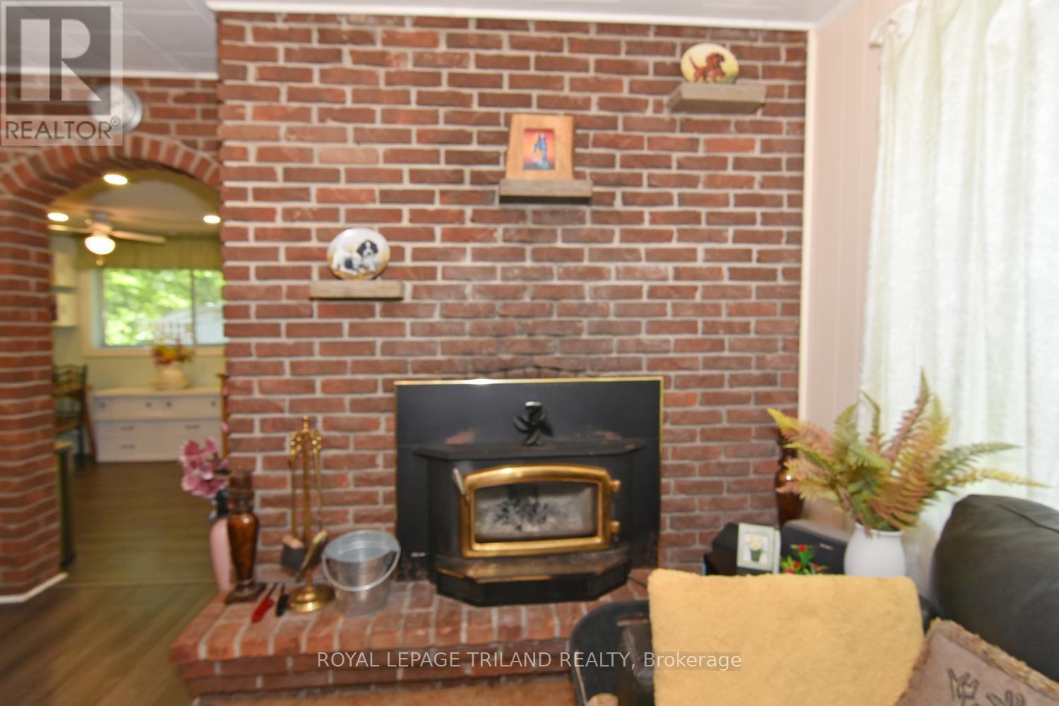6302 Huron Drive, Lambton Shores, Ontario  N0N 1J1 - Photo 7 - X13515972