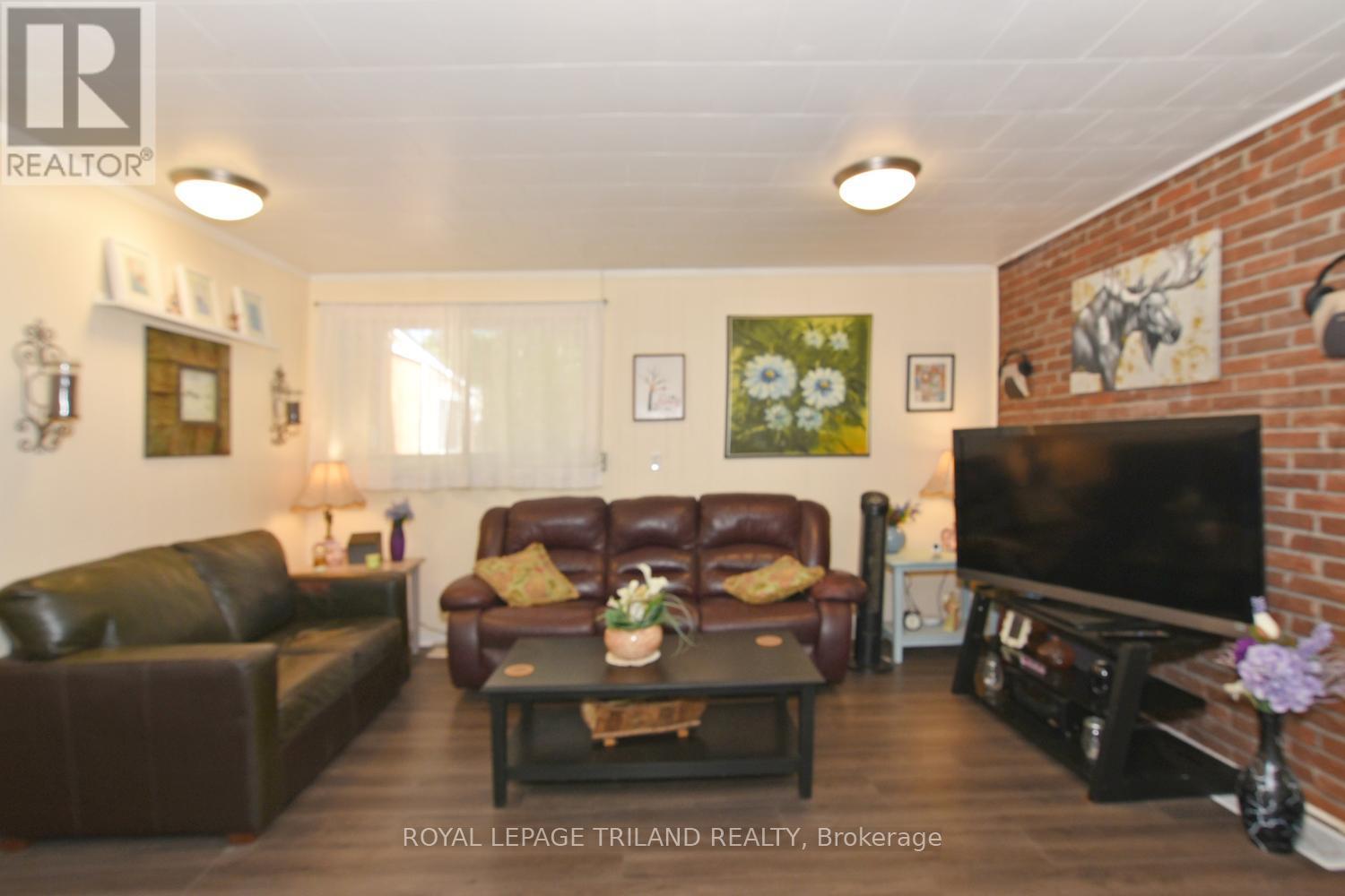 6302 Huron Drive, Lambton Shores, Ontario  N0N 1J1 - Photo 8 - X13515972
