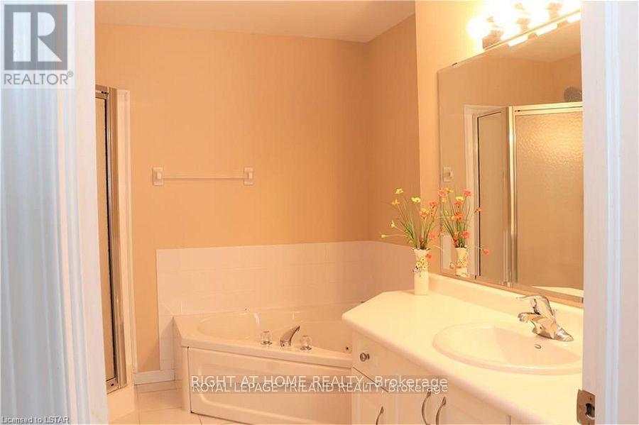 709 Silversmith Street, London North, Ontario  N6H 5R8 - Photo 8 - X13515988