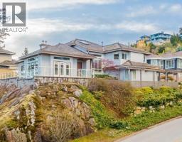 4751 HEADLAND DRIVE, West Vancouver, British Columbia