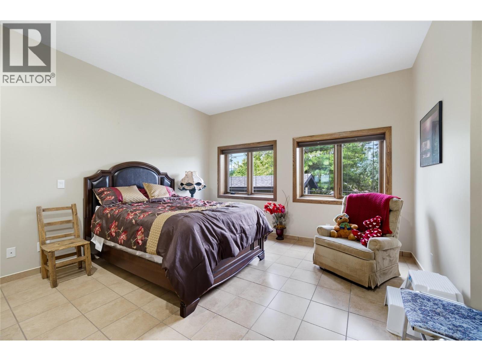 2421 25 Street NE, Salmon Arm, British Columbia  V1E 2Z7 - Photo 47 - 10393352