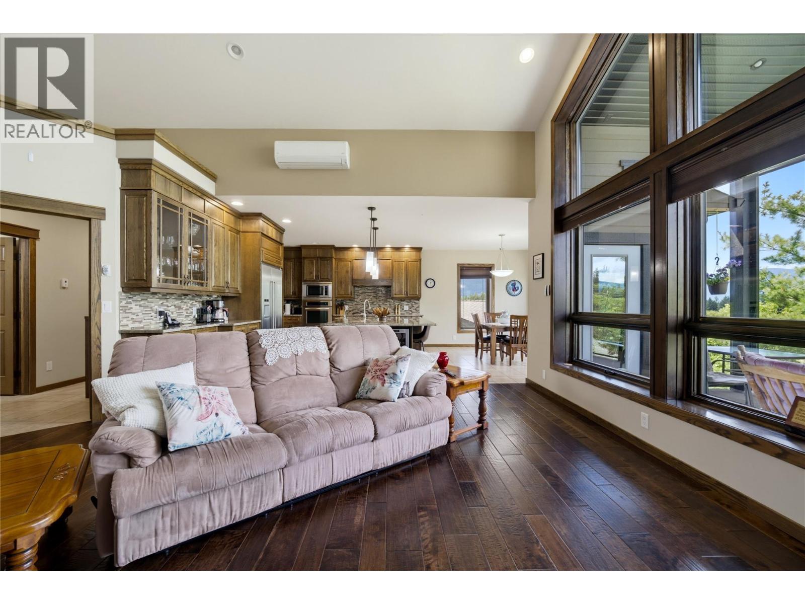 2421 25 Street NE, Salmon Arm, British Columbia  V1E 2Z7 - Photo 21 - 10393352