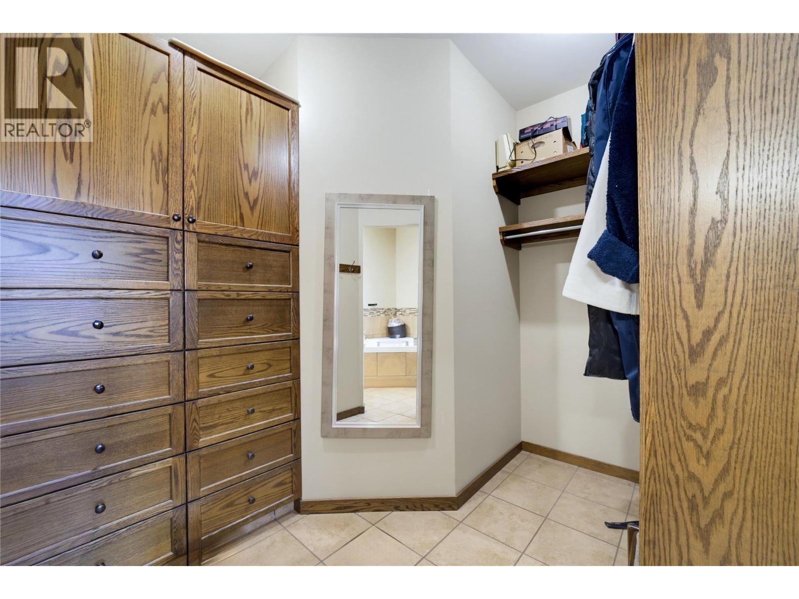 2421 25 Street NE, Salmon Arm, British Columbia  V1E 2Z7 - Photo 32 - 10393352