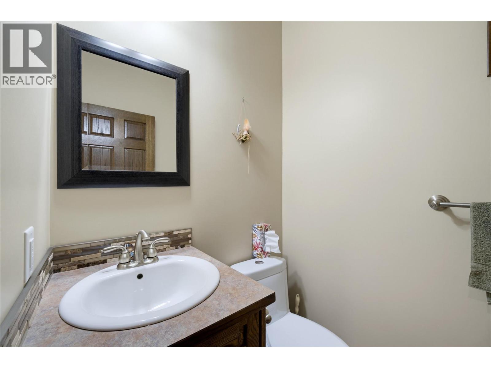 2421 25 Street NE, Salmon Arm, British Columbia  V1E 2Z7 - Photo 37 - 10393352