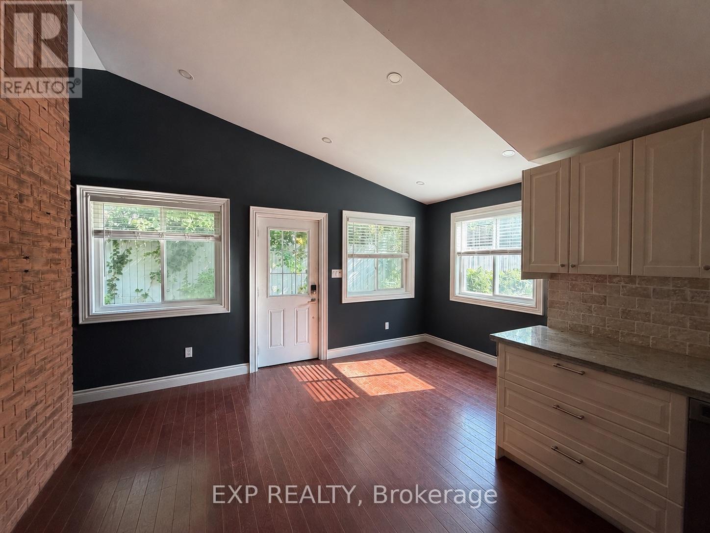 Main - 22 First Street, Orangeville, Ontario  L9W 2C7 - Photo 2 - W13487364