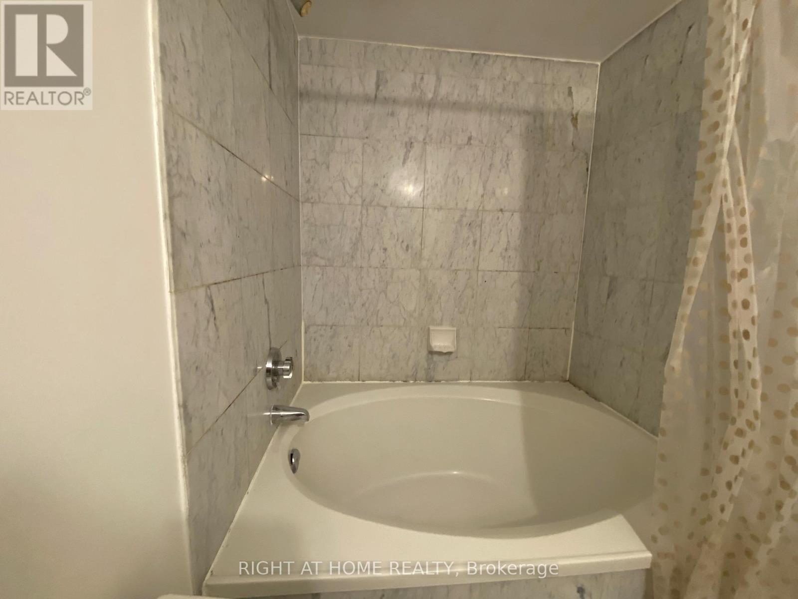 1807 - 350 Webb Drive, Mississauga, Ontario  L5B 3W4 - Photo 33 - W13509682