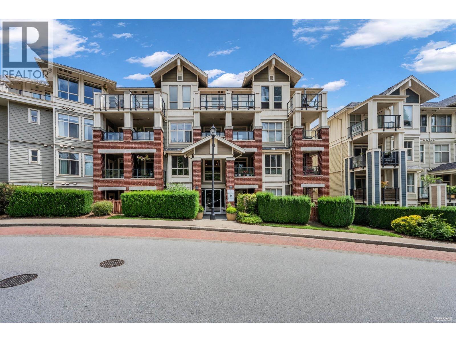 307 285 Ross Drive, New Westminster, British Columbia  V3L 0B9 - Photo 2 - R3140833