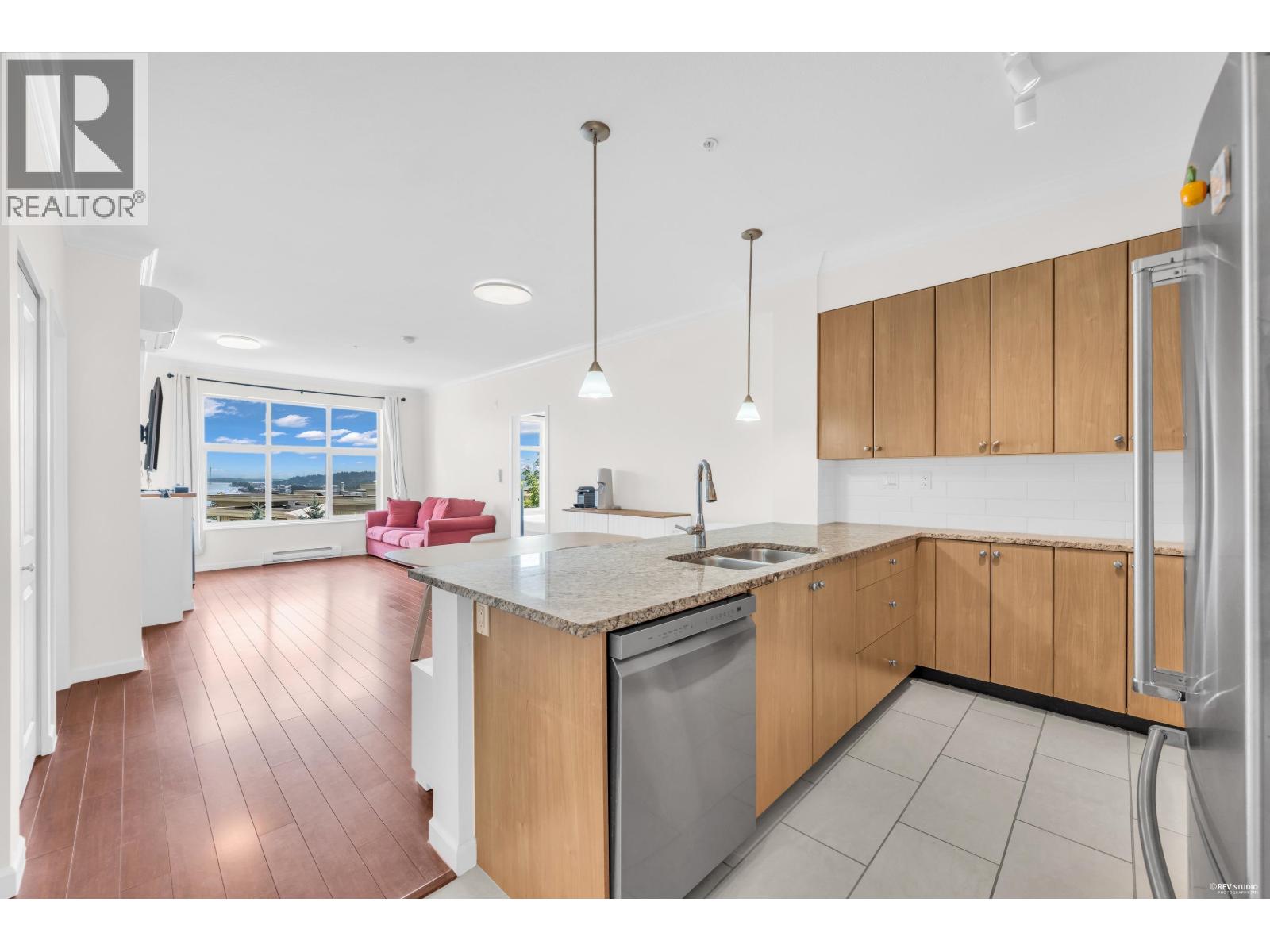 307 285 Ross Drive, New Westminster, British Columbia  V3L 0B9 - Photo 5 - R3140833