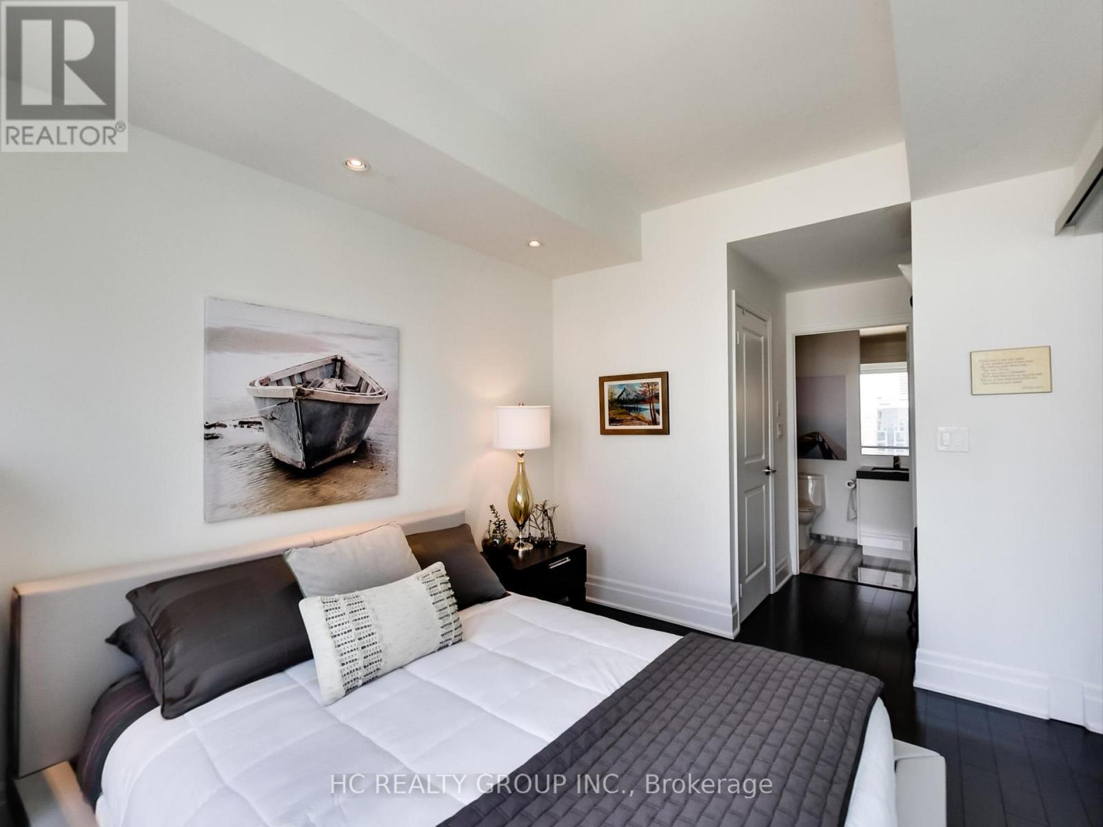 3606 - 8 The Esplanade Street, Toronto, Ontario  M5E 0A6 - Photo 13 - C13516024