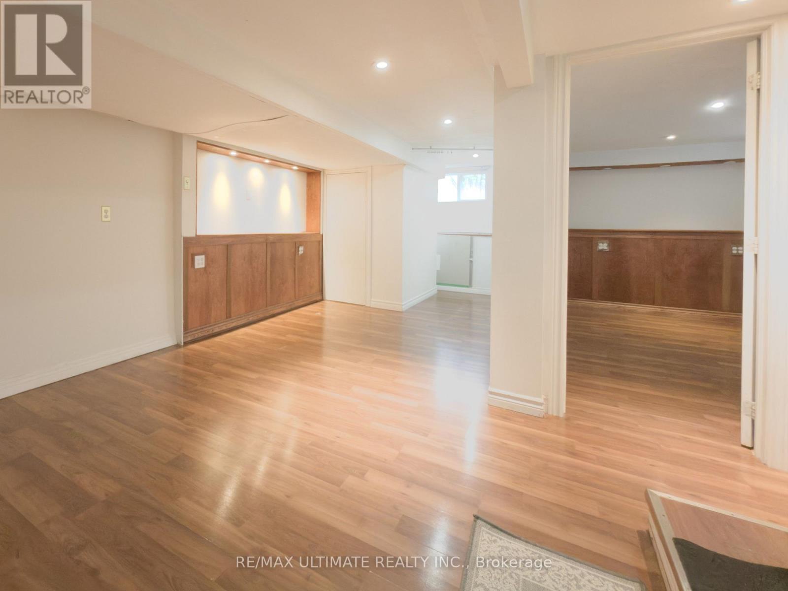 Lower - 46 Lorindale Avenue, Toronto, Ontario M5M 3C2 - Photo 2 - C13516038