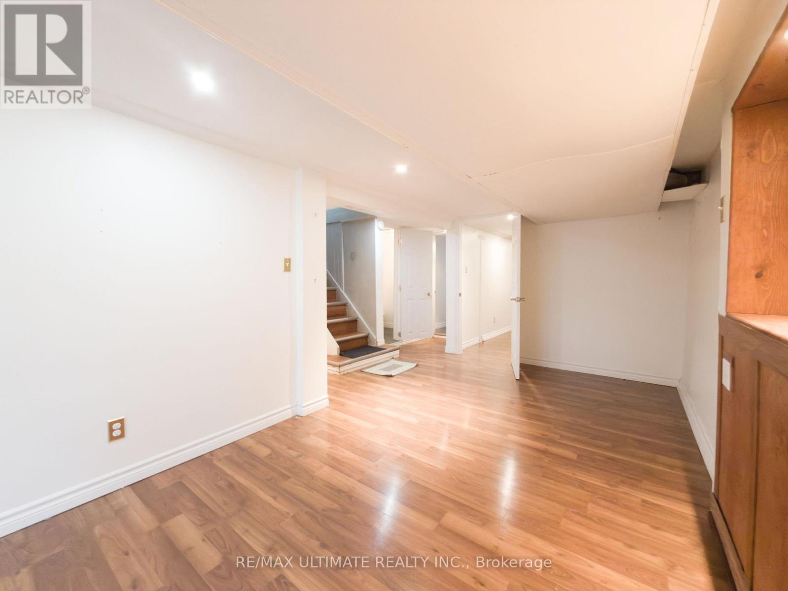 Lower - 46 Lorindale Avenue, Toronto, Ontario M5M 3C2 - Photo 3 - C13516038
