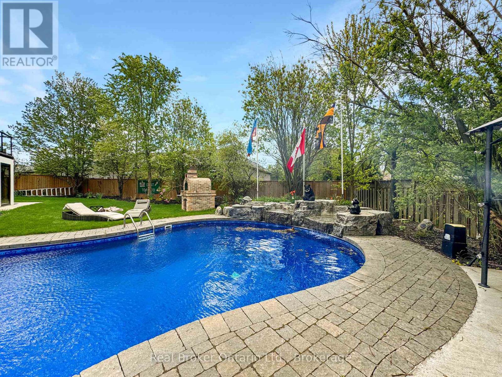 19 Zavarella Court, Brant (Paris), Ontario  N3L 4H3 - Photo 32 - X13516084