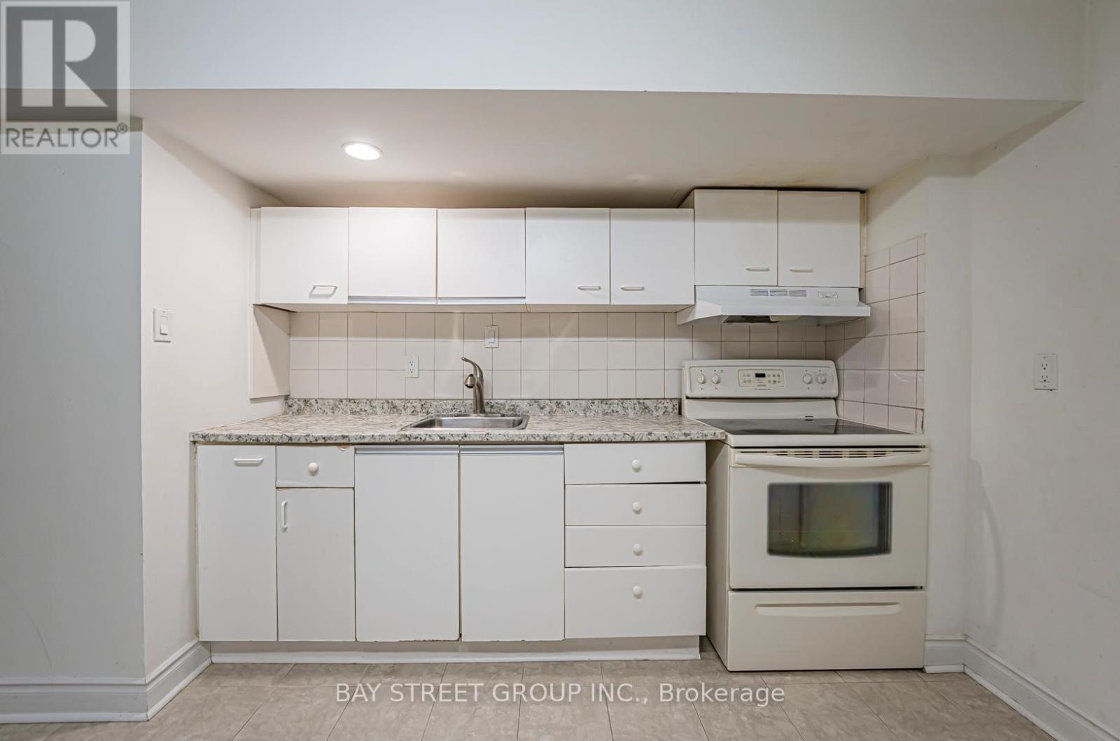 29 Ashmore Crescent, Markham, Ontario  L3R 6T8 - Photo 3 - N13516064