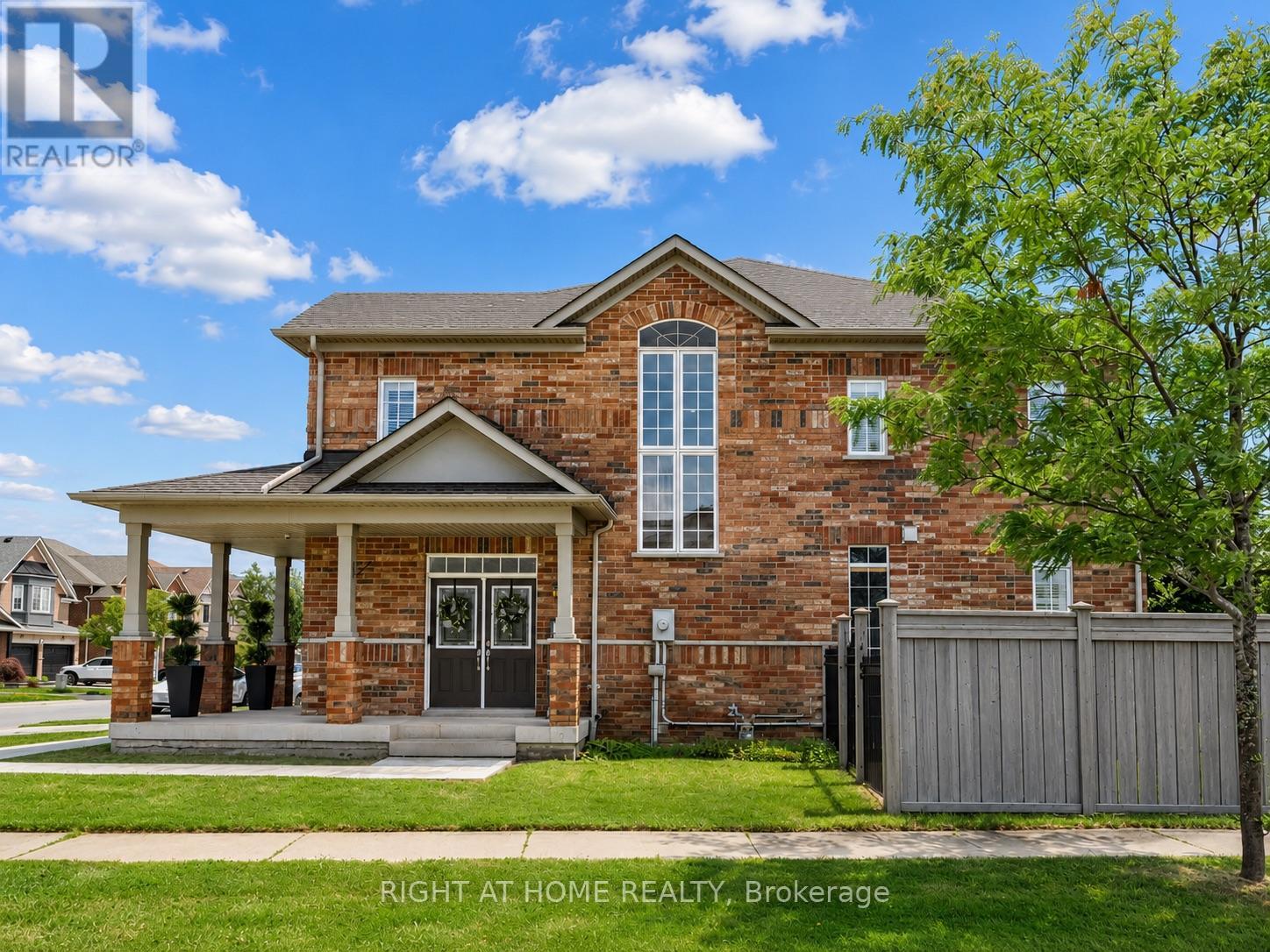 2042 QUINTE STREET, Burlington (Orchard)