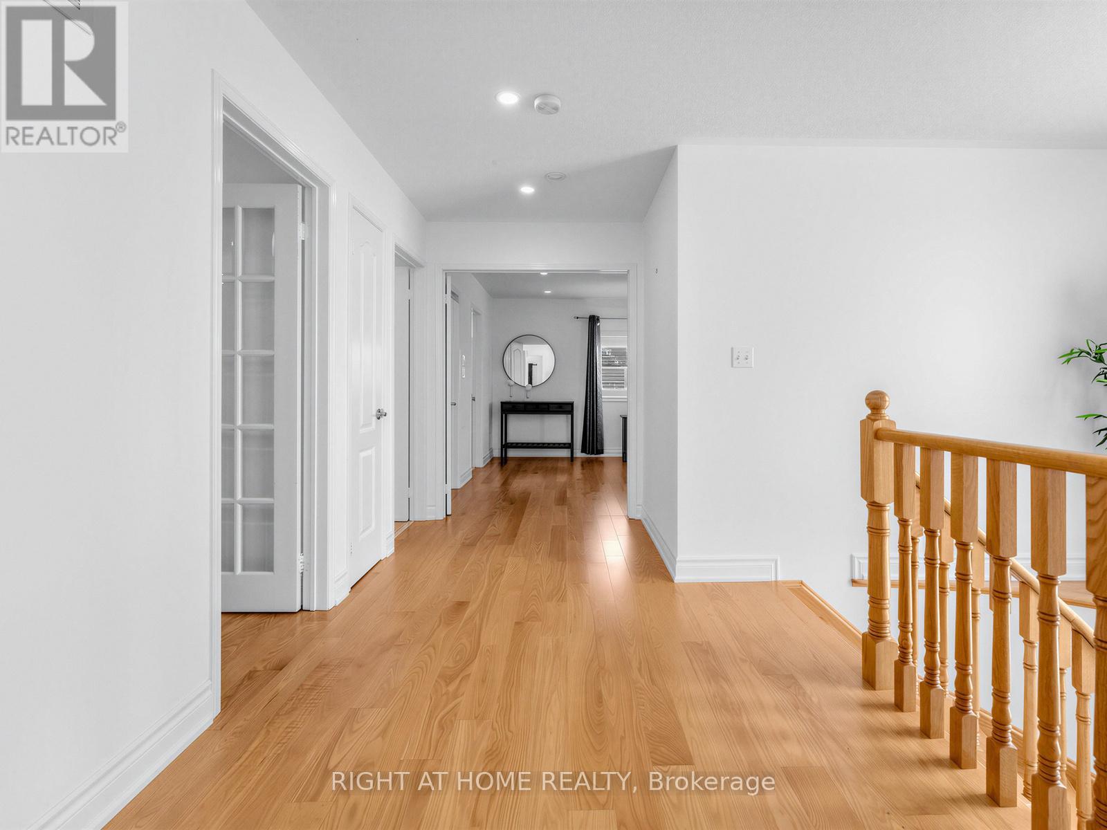 2042 Quinte Street, Burlington, Ontario  L7L 7B9 - Photo 19 - W13516020