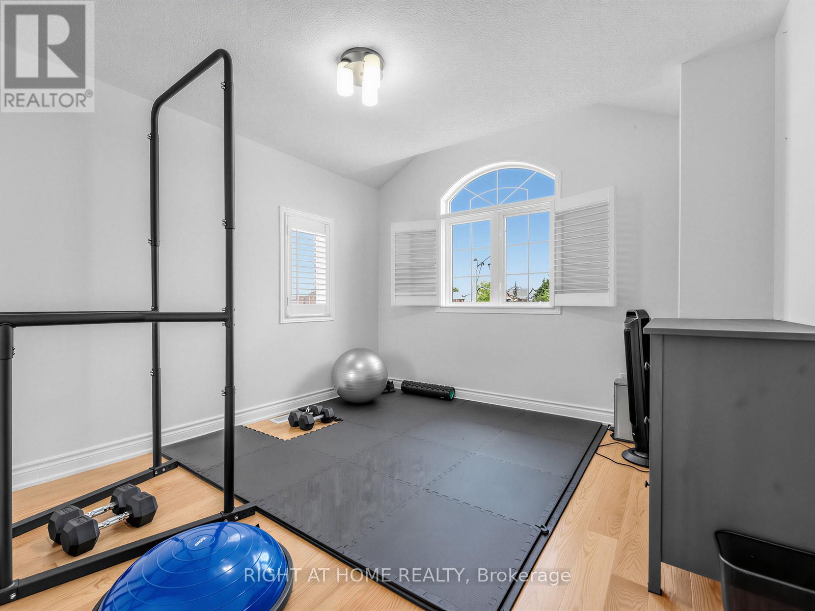 2042 Quinte Street, Burlington, Ontario  L7L 7B9 - Photo 24 - W13516020