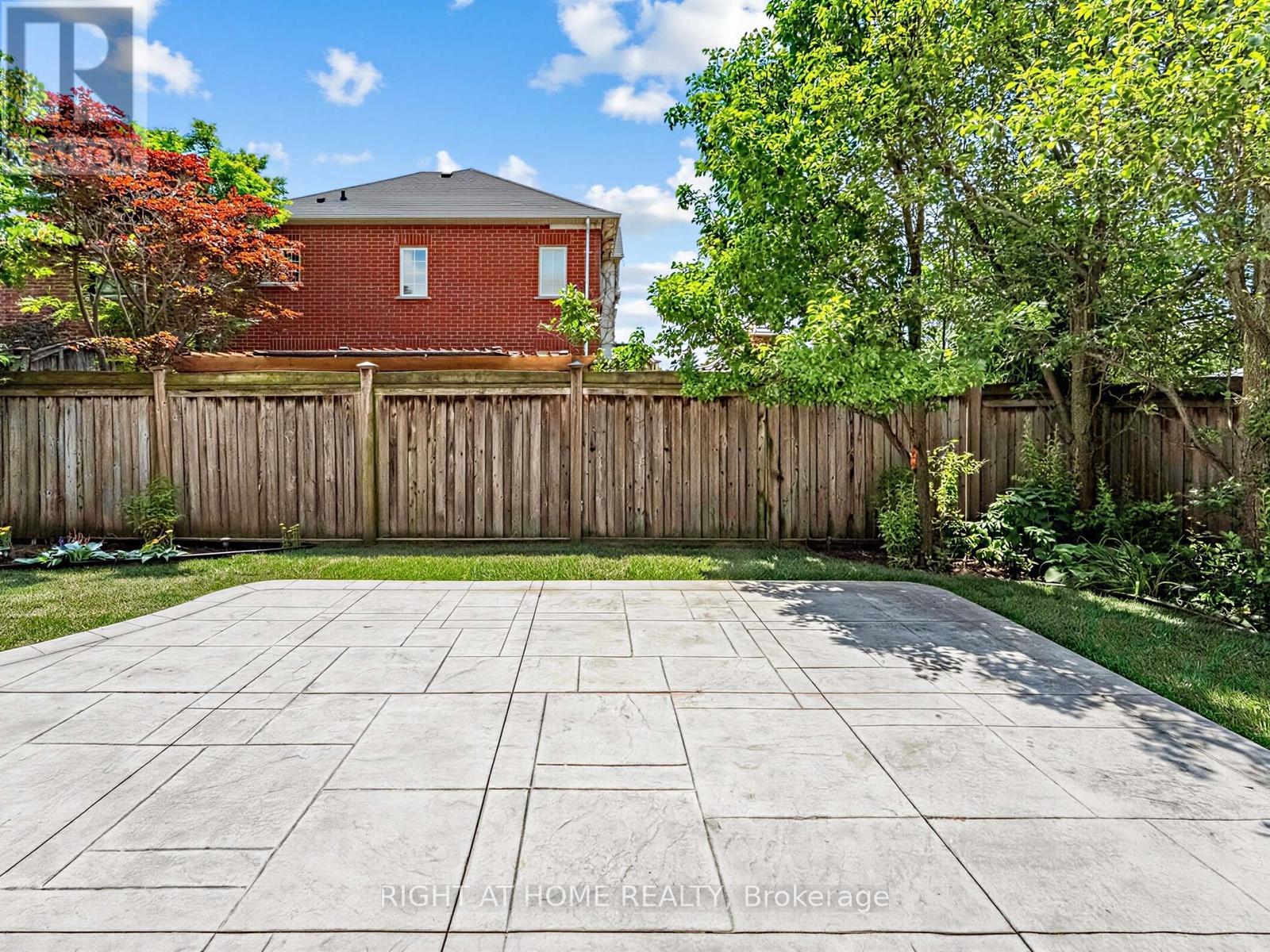 2042 Quinte Street, Burlington, Ontario  L7L 7B9 - Photo 32 - W13516020