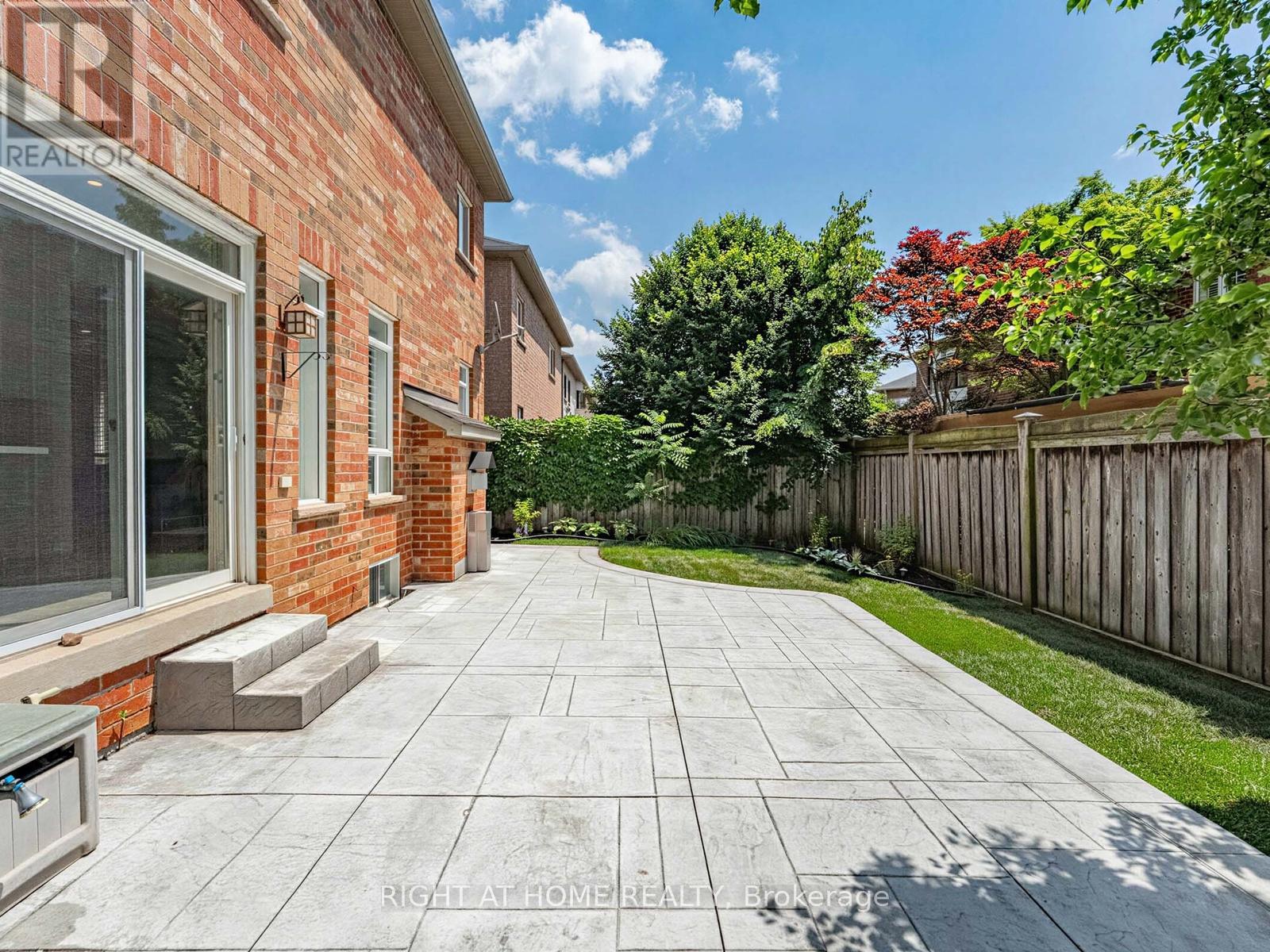 2042 Quinte Street, Burlington, Ontario  L7L 7B9 - Photo 34 - W13516020