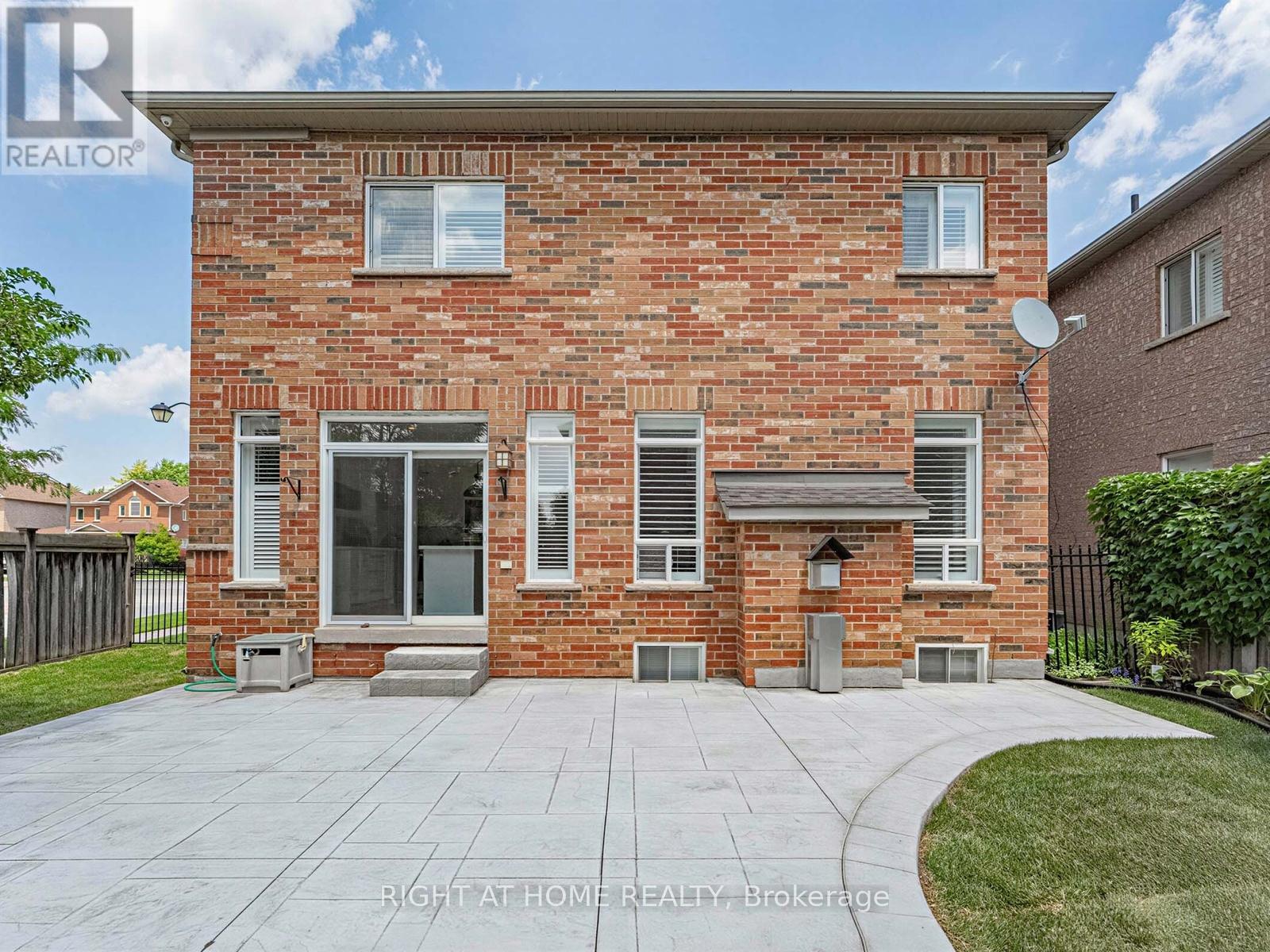 2042 Quinte Street, Burlington, Ontario  L7L 7B9 - Photo 35 - W13516020