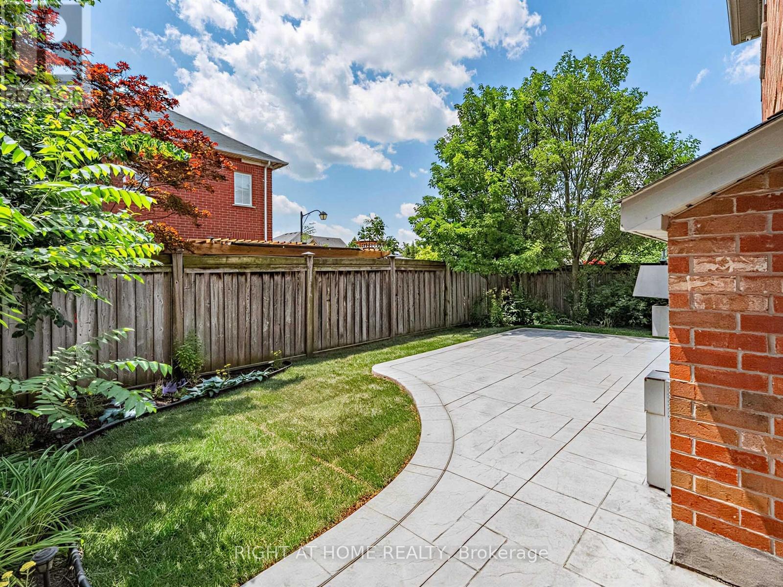 2042 Quinte Street, Burlington, Ontario  L7L 7B9 - Photo 36 - W13516020